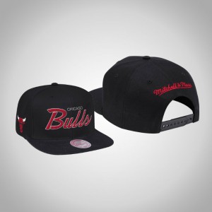 Chicago Bulls Script Adjustable Snapback Men's Heritage Hat - Black 170069-314