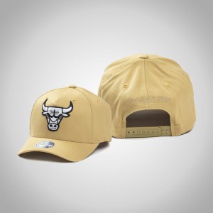 Chicago Bulls 110 Snapback Men's Pinch Panel Hat - Cream 933476-852