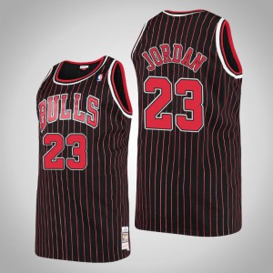 Michael Jordan Chicago Bulls 1995-96 Men's #23 Hardwood Classics Jersey - Black 136965-916