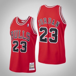 Michael Jordan Chicago Bulls 1997-98 Authentic Men's #23 Hardwood Classics Jersey - Red 156781-401