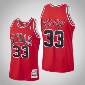Scottie Pippen Chicago Bulls 1997-98 Authentic Men's #33 Hardwood Classics Jersey - Red 972777-103