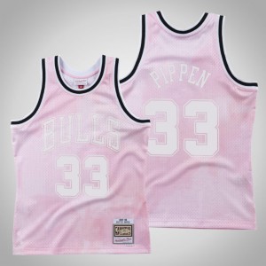 Scottie Pippen Chicago Bulls 1997-98 Men's #33 Cloudy Skies Jersey - Pink 376467-322