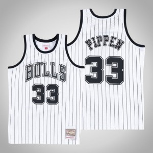 Scottie Pippen Chicago Bulls Hardwood Classics Men's #33 Concord Collection Jersey - White Black 339474-673