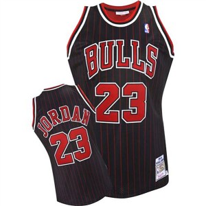 Michael Jordan Chicago Bulls 1995-1996 Throwback Men's #23 Hardwood Classics Jersey - Black 791250-633