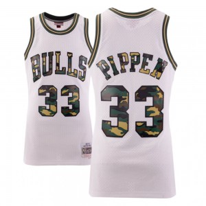 Scottie Pippen Chicago Bulls Swingman Men's #33 Straight Fire Camo Jersey - White 149791-333